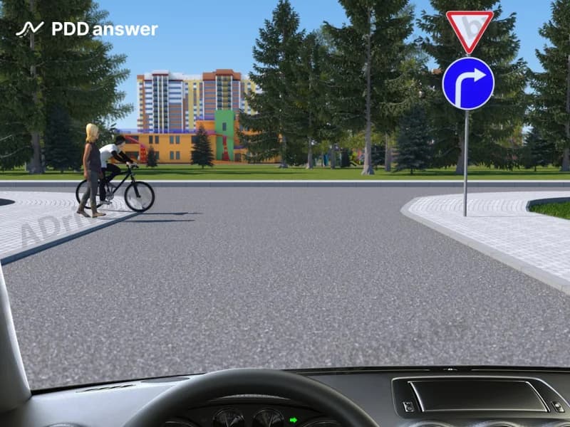 При выезде с автозаправочной станции кому в показанной ситуации Вы обязаны уступить дорогу (предоставить преимущество)?