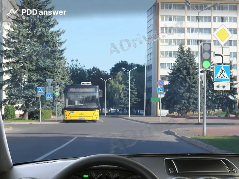 Как Вы должны поступить в показанной ситуации, поворачивая налево?