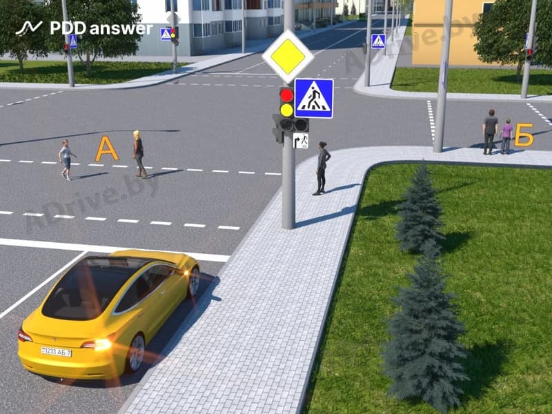 При включении разрешающего сигнала в показанной обстановке кому должен предоставить преимущество водитель жёлтого легкового автомобиля, поворачивающего направо?