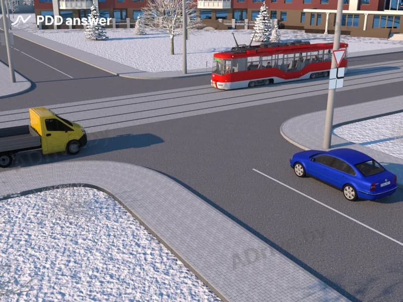 В показанной ситуации при проезде перекрёстка прямо водитель легкового автомобиля: