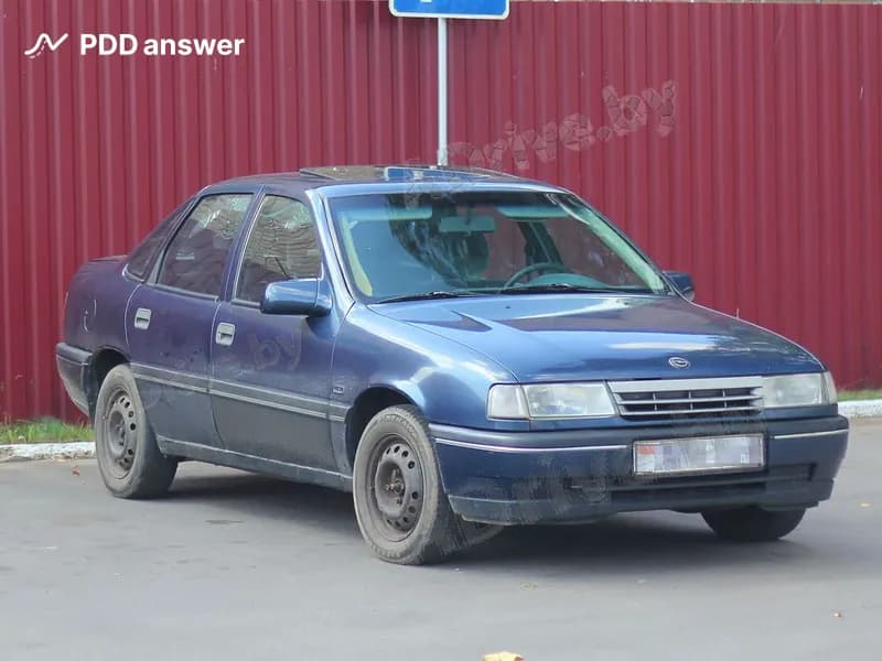 Разрешается ли участие в дорожном движении легкового автомобиля, если минимальная остаточная высота рисунка протектора шин составляет 1.7 мм, но появился один индикатор износа, расположенный по дну канавки протектора, при равномерном износе беговой дорожки?