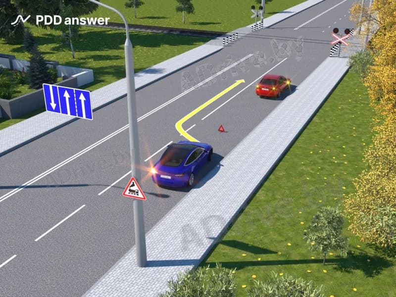Разрешается ли водителю синего автомобиля объехать стоящее транспортное средство так, как показано на рисунке?