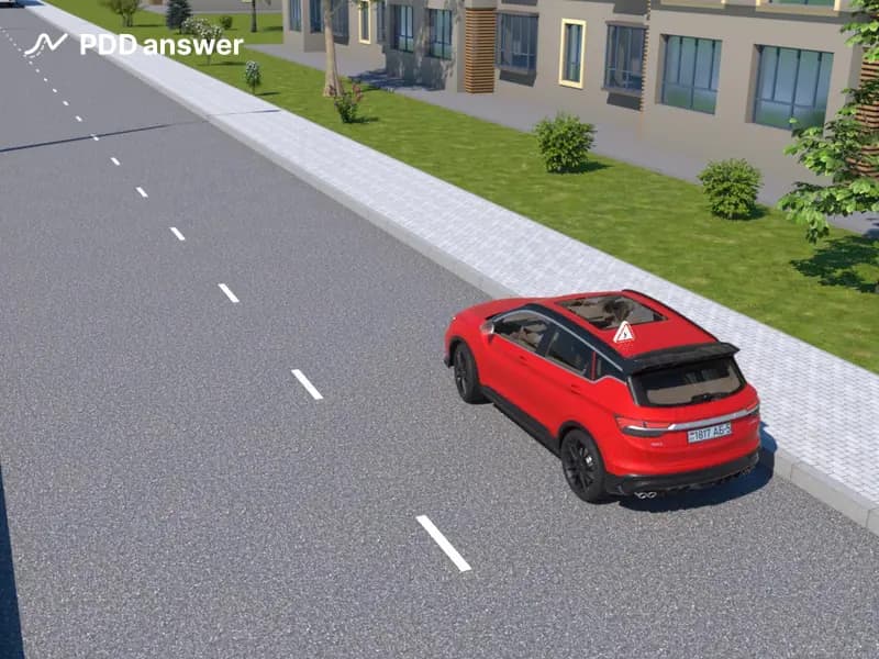 Что необходимо выполнить лицу, сдающему квалификационный практический экзамен, после прекращения движения по команде экзаменатора перед сменой экзаменуемого?