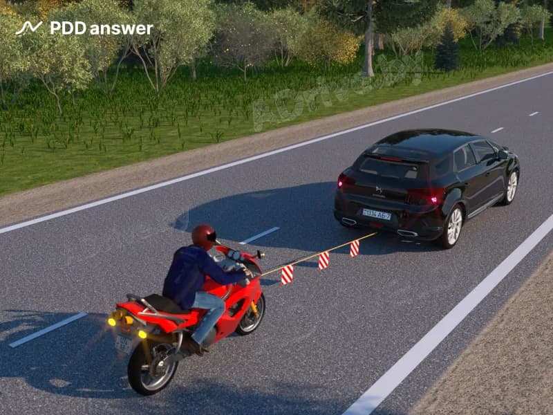 Разрешается ли буксировка мотоцикла таким образом?