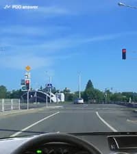 Разрешено ли Вам выполнить поворот налево в показанной ситуации из занимаемой полосы движения?