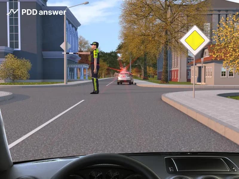 В каких направлениях Вам, управляя легковым автомобилем, разрешено продолжить движение в показанной ситуации?