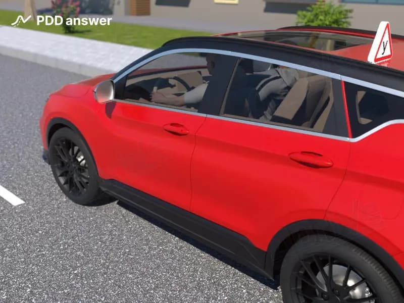 Какие действия обязано предпринять лицо, сдающее квалификационный практический экзамен на право управления механическим транспортным средством, не дожидаясь команды экзаменатора?