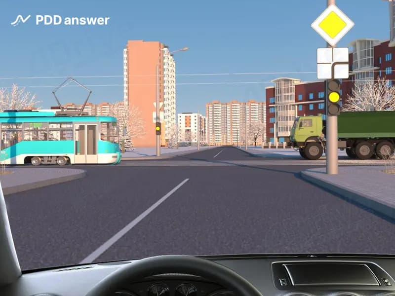 Вы намерены продолжить движение на перекрёстке прямо. Как Вам следует поступить в показанной ситуации, если на светофорах включён жёлтый мигающий сигнал?