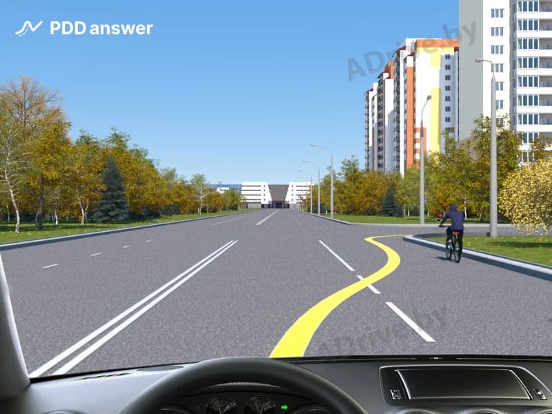 Обязаны ли Вы при управлении легковым автомобилем, осуществляя перестроение перед поворотом направо, уступить дорогу велосипедисту?