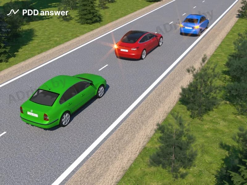 Разрешено ли водителю зелёного автомобиля приступить к выполнению обгона в показанной ситуации?