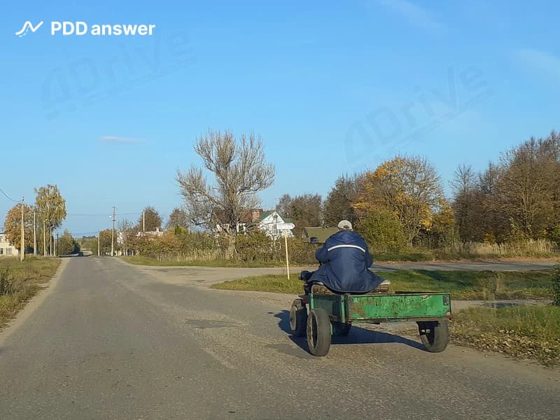 Разрешается ли движение на мотоблоке с прицепом по проезжей части дороги?