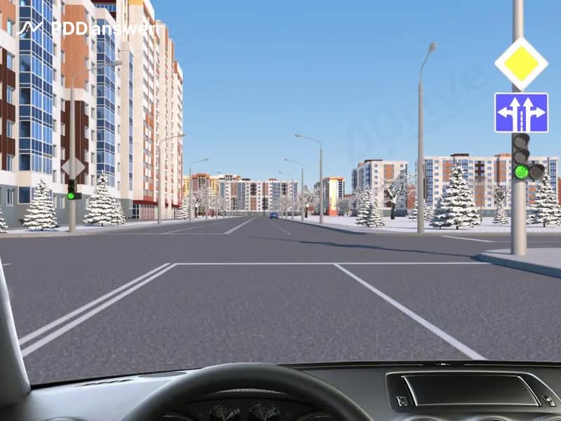 В каких направлениях Вам разрешено продолжить движение в показанной ситуации?