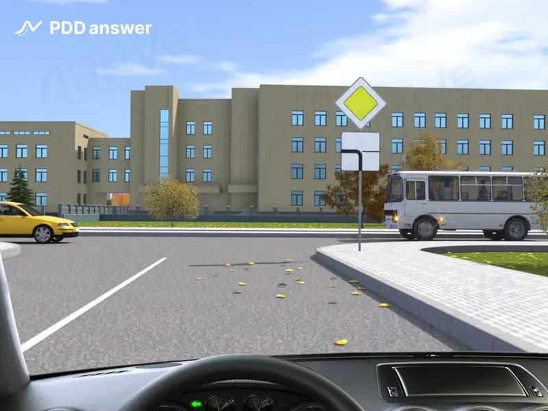 Как Вам следует поступить в показанной ситуации, если Вы намерены повернуть налево?