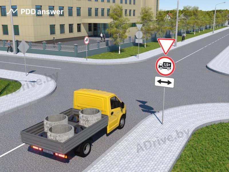 В каких направлениях разрешено продолжить движение водителю грузового автомобиля с фактической массой 3.4 тонны?