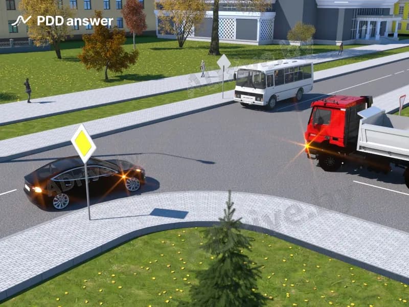 Какие транспортные средства находятся на главной дороге?