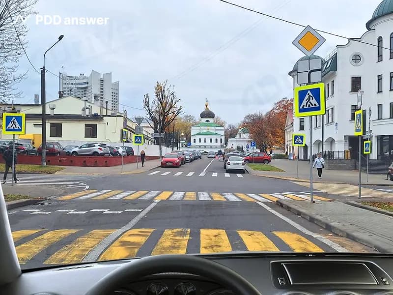 Обязаны ли Вы при повороте предоставить преимущество пешеходам, переходящим проезжую часть дороги?