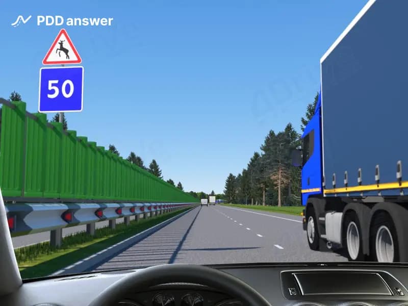 Разрешается ли Вам при управлении легковым автомобилем вне населённого пункта, опережая грузовой автомобиль, превысить скорость, указанную на знаке, на 20 км/ч?