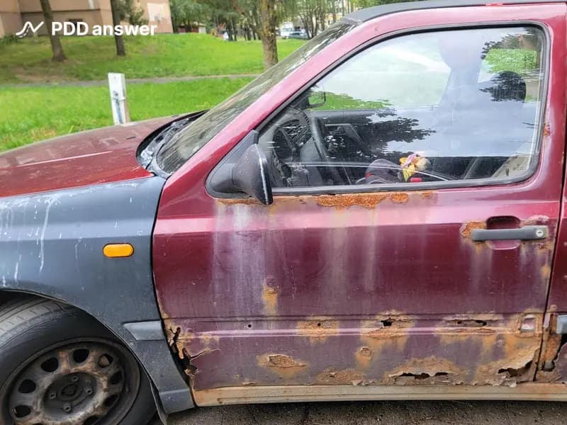 В каком из перечисленных случаев не разрешается участие в дорожном движении легкового автомобиля?