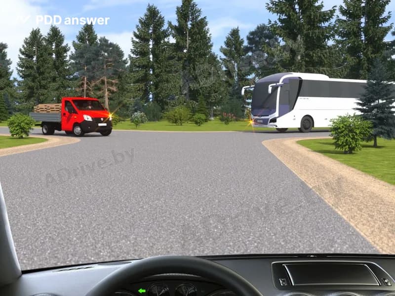 Поворачивая налево на перекрёстке, Вы: