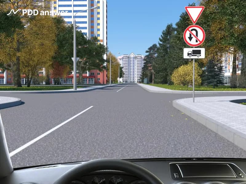 В каких направлениях Вам разрешено продолжить движение, управляя легковым автомобилем, в показанной ситуации?