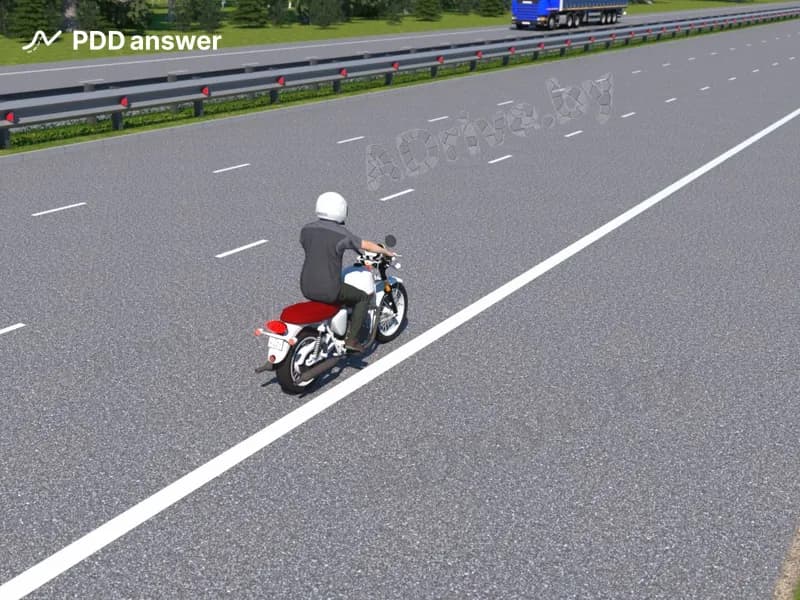 Нарушает ли мотоциклист Правила дорожного движения, двигаясь по дороге, не являющейся ни автомагистралью, ни дорогой для автомобилей, вне населённого пункта со скоростью 100 км/ч?