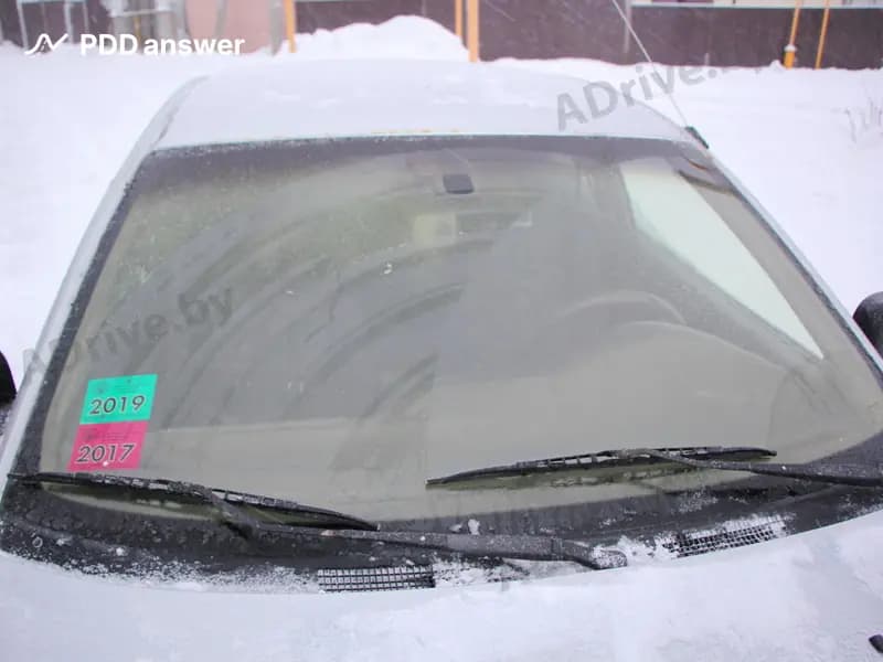 Как следует поступить, если стеклоочиститель в холодное время перестал качественно очищать ветровое стекло?