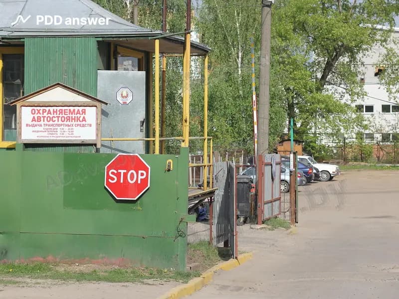 Помещённое на охраняемую стоянку в случае принудительной эвакуации транспортное средство возвращается собственнику (владельцу) или уполномоченному им лицу: