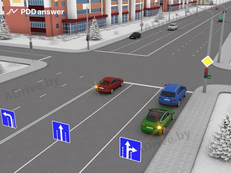 Как поступить водителю синего легкового автомобиля, если ему необходимо проехать перекрёсток прямо?