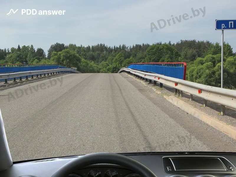 В показанной ситуации, двигаясь по дороге, Вы находитесь в условиях, соответствующих термину: