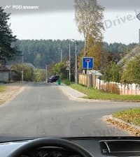 Разрешено ли Вам продолжить движение прямо через перекрёсток в показанной ситуации?
