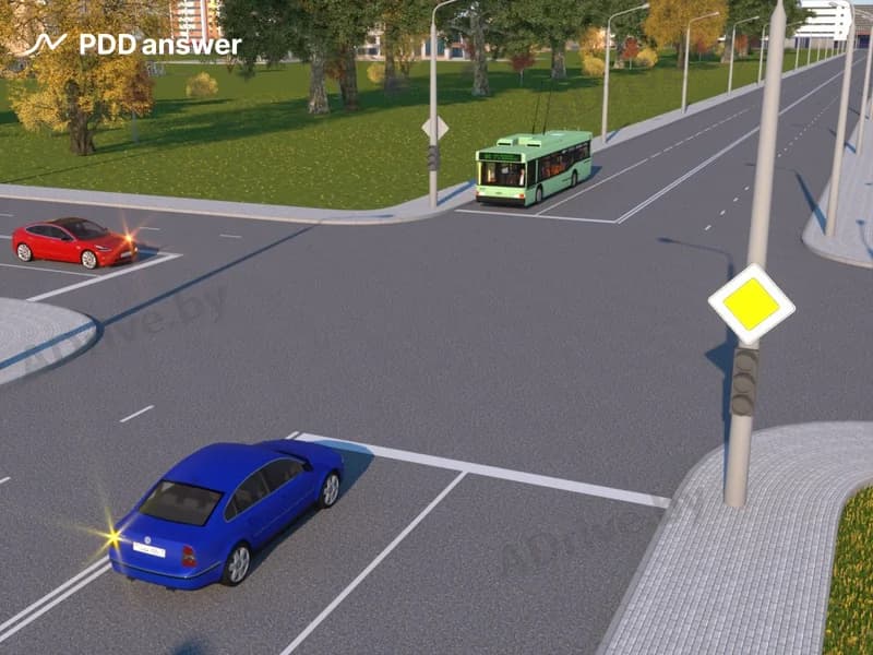 В показанной ситуации на перекрёстке при повороте налево водитель синего автомобиля:
