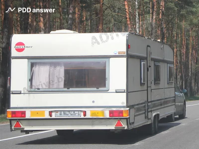 Каким образом разрешается перевозка пассажиров в показанной ситуации?