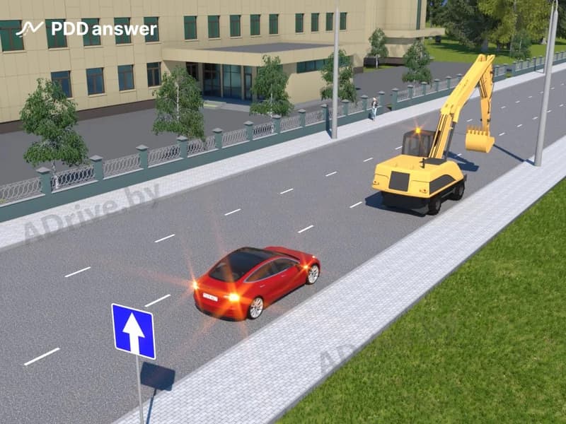 Автомобиль не может развить скорость свыше 40 км/ч из-за технической неисправности. Разрешается ли ему опередить по второй полосе самоходную машину, движущуюся c ещё меньшей скоростью?