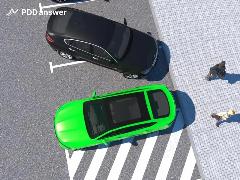 Есть ли нарушения в том, как водители поставили свои автомобили на стоянку, если водитель зелёного автомобиля парковался вторым?