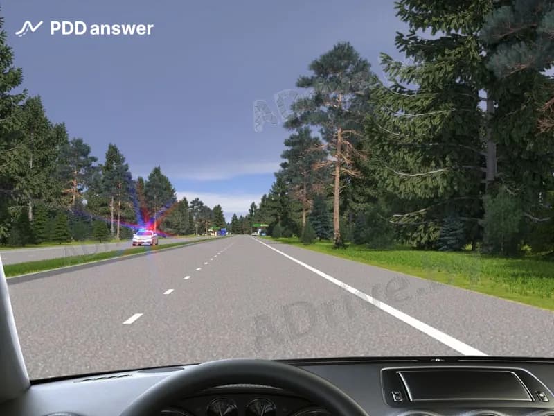 Как Вы должны поступить, если по дороге с разделительной полосой приближается во встречном направлении транспортное средство оперативного назначения с включёнными маячками синего и красного цветов и специальным звуковым сигналом?