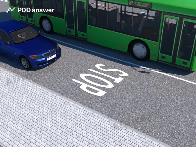 Обязан ли водитель остановиться в показанной ситуации?