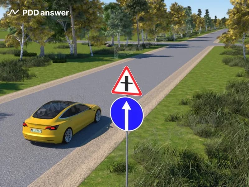 В каких направлениях водителю жёлтого легкового автомобиля разрешается продолжить движение на ближайшем по ходу движения перекрёстке?