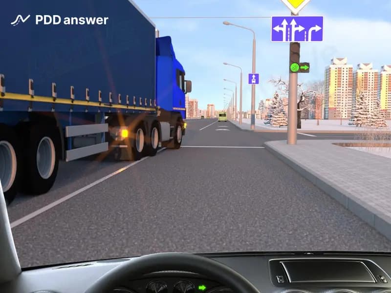 Как Вам, управляя легковым автомобилем, в показанной ситуации осуществить поворот направо?