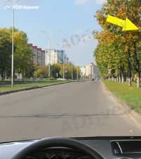 Каким транспортным средствам разрешена остановка в зоне действия показанного дорожного знака?
