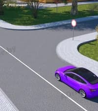 Разрешается ли водителю легкового автомобиля повернуть направо в показанной ситуации, если он проживает в доме, расположенном за дорожным знаком, изображённым на рисунке, при отсутствии иных возможностей подъезда?