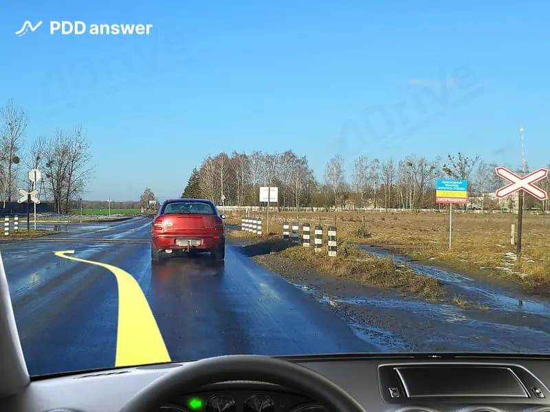 В каком месте из перечисленных Вам разрешено начать обгон в показанной ситуации при условии, что встречная полоса свободна?