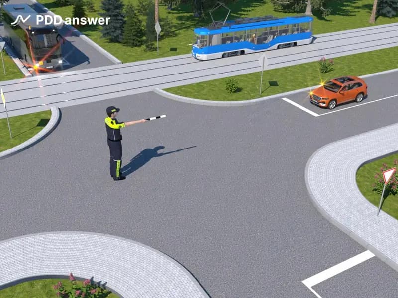 Водителю легкового автомобиля при повороте направо в показанной ситуации: