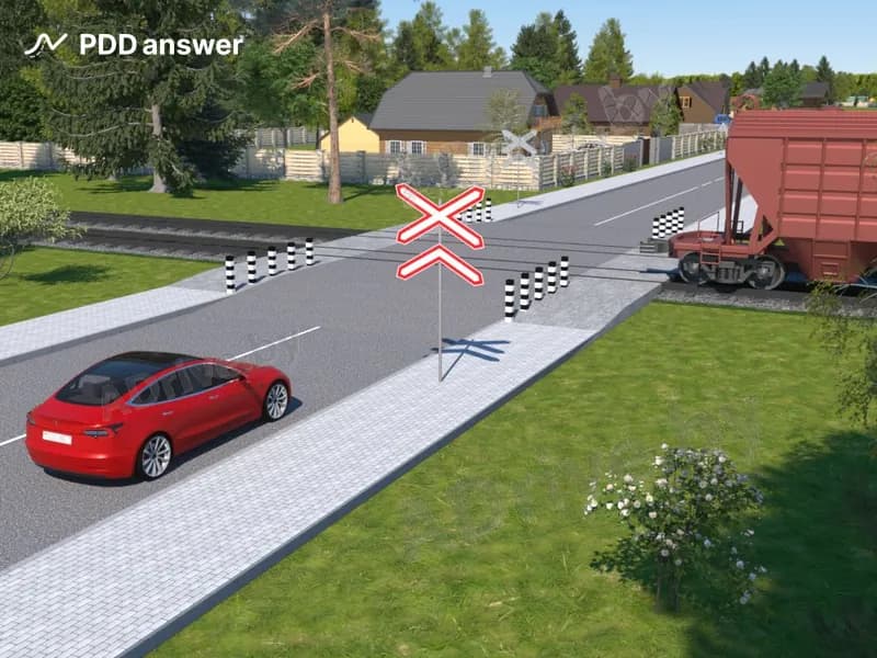 Как должен поступить водитель легкового автомобиля, если через переезд только что проследовал поезд?