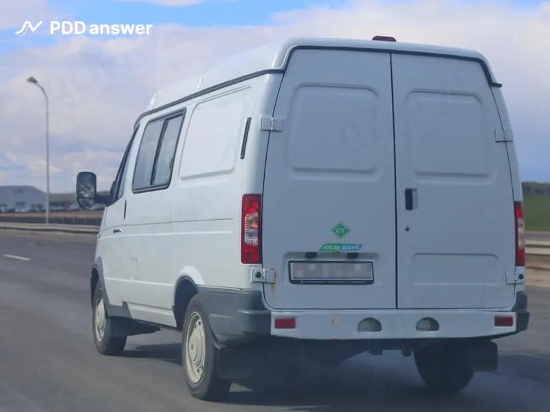 В каком из перечисленных случаев грузовой автомобиль с технически допустимой общей массой до 3.5 тонны может быть допущен к участию в дорожном движении?