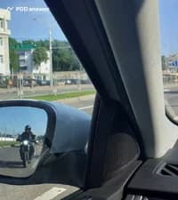 При перестроении на соседнюю полосу движения слева в показанной ситуации Вы: