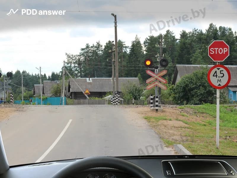 В каком из указанных мест Вам необходимо остановиться в показанной ситуации?