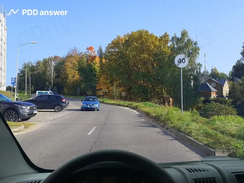 Вы управляете грузовым автомобилем с технически допустимой общей массой не более 3,5 тонны. С какой максимальной скоростью разрешено Вам продолжить движение на показанном участке дороги за дорожным знаком в населённом пункте?