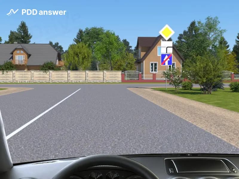 В каких направлениях Вам разрешено продолжить движение на перекрёстке в показанной ситуации из занимаемой полосы движения?