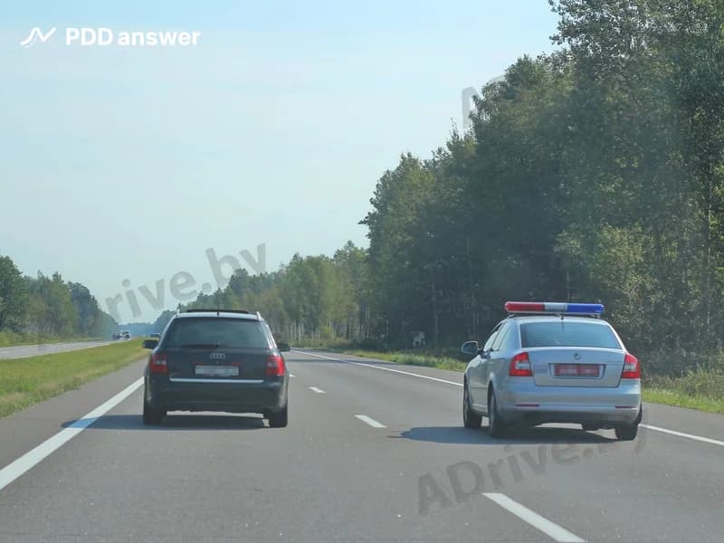 Разрешено ли выполнить опережение транспортного средства оперативного назначения с выключенными маячками синего и красного цветов?