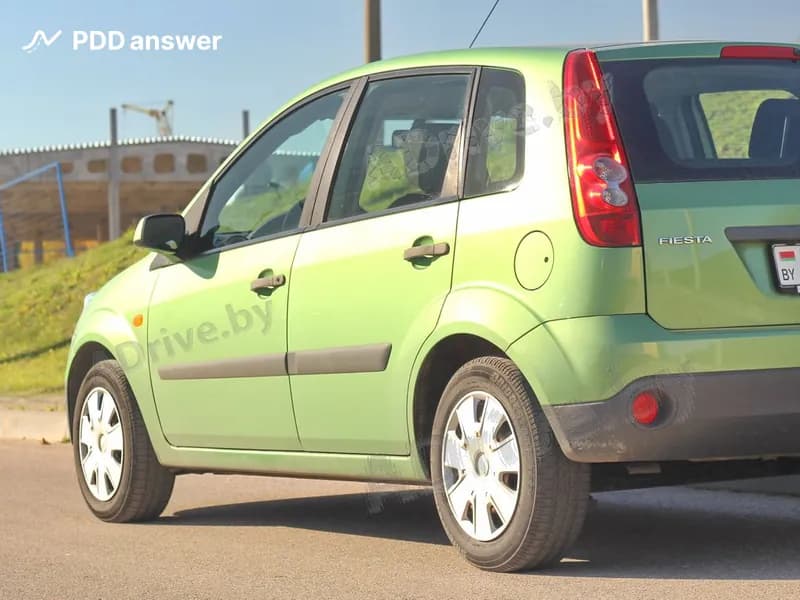 Разрешается ли участие в дорожном движении легкового автомобиля (за исключением квадрицикла), если остаточная высота рисунка протектора шин передних колёс составляет 2 мм, а задних — 1.4 мм (кроме зимних шин механических транспортных средств, предназначенных для эксплуатации на обледеневшем или заснеженном дорожном покрытии во время эксплуатации на указанном покрытии)?